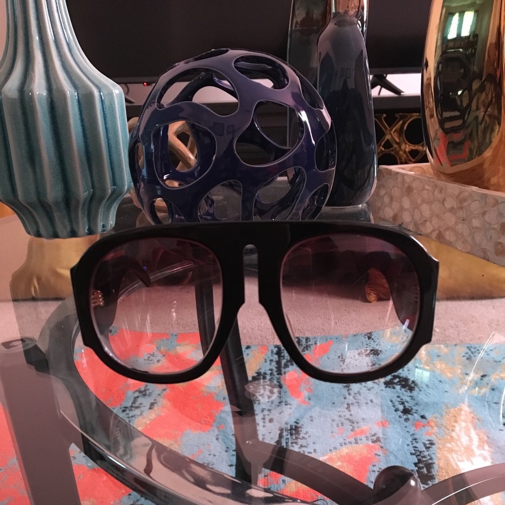 OVERSIZED GUCCI SUNGLASSES